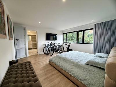 Apartamento de 4 alcobas en venta en Loma Del Campestre, Medellín, 410 m² · foto 12 de 19