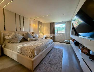 Apartamento de 2 alcobas en venta en El Poblado, Medellín, 121 m² · foto 3 de 18