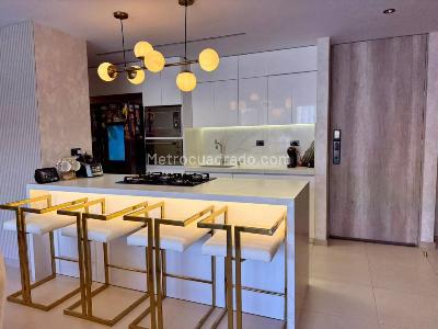Apartamento de 2 alcobas en venta en El Poblado, Medellín, 121 m² · foto 7 de 18