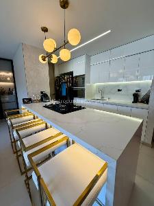 Apartamento de 2 alcobas en venta en El Poblado, Medellín, 121 m² · foto 8 de 18