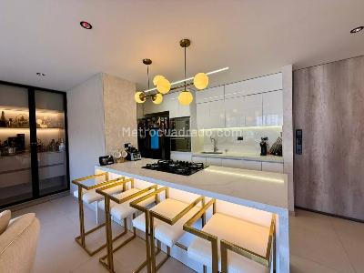 Apartamento de 2 alcobas en venta en El Poblado, Medellín, 121 m² · foto 13 de 18