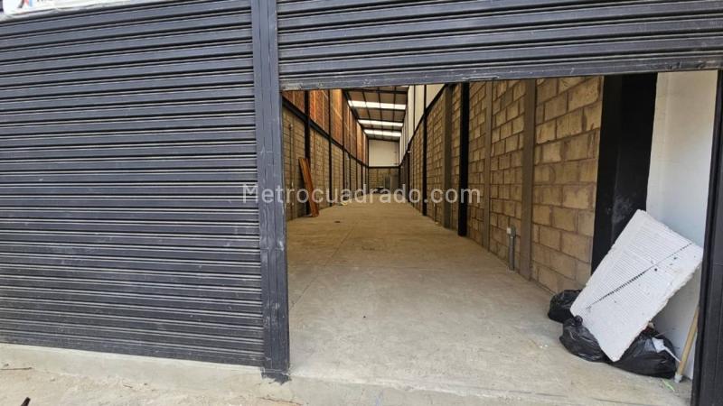 Local Comercial en Arriendo, Niquia, Bello - Więcej