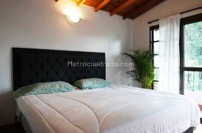 Casa de 5 alcobas en arriendo en Loma Benedictinos, Envigado, 280 m² · foto 4 de 20