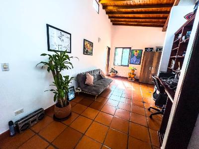 Casa de 5 alcobas en arriendo en Loma Benedictinos, Envigado, 280 m² · foto 7 de 20