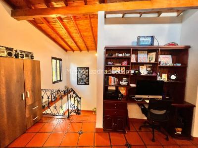 Casa de 5 alcobas en arriendo en Loma Benedictinos, Envigado, 280 m² · foto 8 de 20