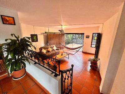 Casa de 5 alcobas en arriendo en Loma Benedictinos, Envigado, 280 m² · foto 10 de 20