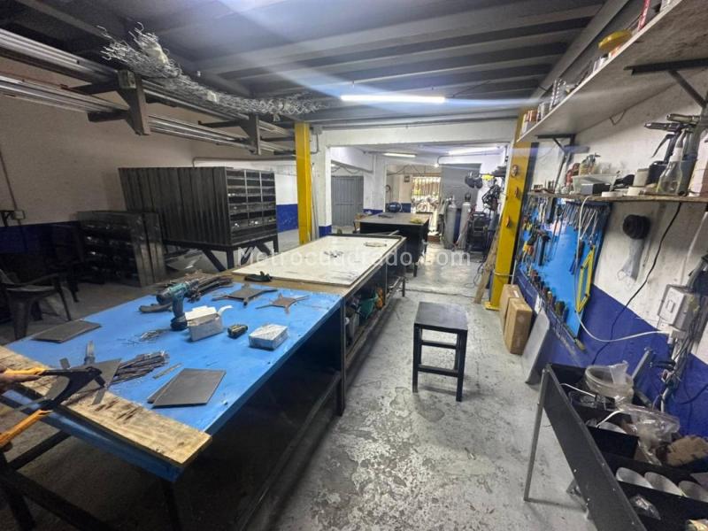 Bodega en Arriendo, Zona Industrial De Belen, Medellín - Więcej