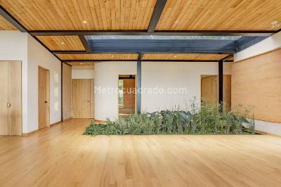 Casa de 3 alcobas en venta en San Antonio, Rionegro, 300 m² · foto 3 de 16