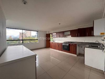Apartamento de 4 alcobas en venta en El Poblado, Medellín, 274 m² · foto 3 de 20