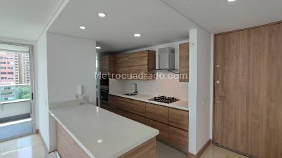Apartamento de 3 alcobas en venta en Castropol, Medellín, 125 m² · foto 4 de 20