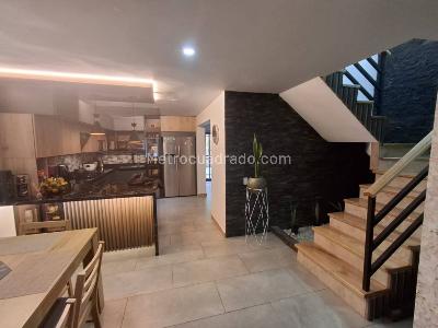 Casa de 4 alcobas en venta en El Porvenir, Rionegro, 220 m² · foto 7 de 20