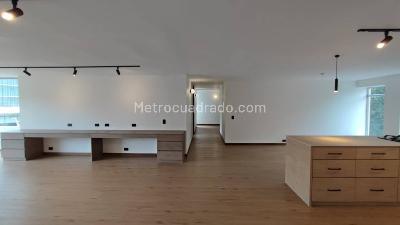 Apartamento de 4 alcobas en venta en El Poblado, Medellín, 205 m² · foto 2 de 20
