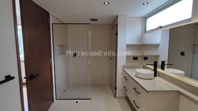 Apartamento de 4 alcobas en venta en El Poblado, Medellín, 205 m² · foto 13 de 20