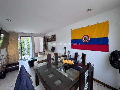 Apartamento de 3 alcobas en venta en El Nogal, Medellín, 82 m² · foto 10 de 20