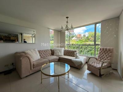 Apartamento de 2 alcobas en venta en El Poblado, Medellín, 77 m² · foto 2 de 20
