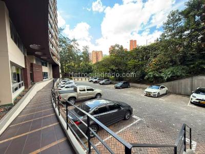 Apartamento de 2 alcobas en venta en El Poblado, Medellín, 77 m² · foto 9 de 20