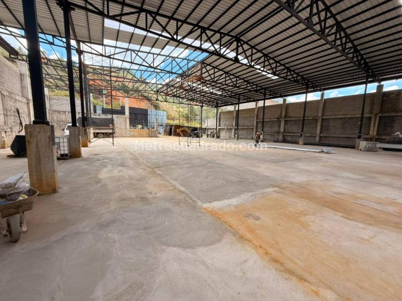 Bodega en Arriendo, La Gabriela, Bello - Más