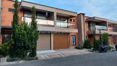 Casa de 3 alcobas en venta en San Antonio, Rionegro, 160 m² · foto 2 de 20
