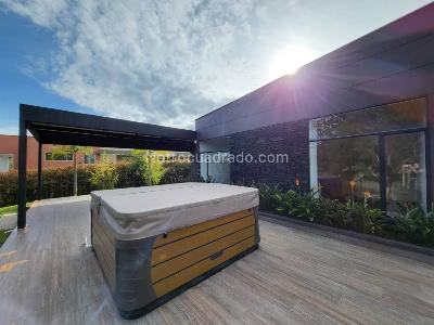 Casa de 3 alcobas en venta en Llanogrande, Rionegro, 540 m² · foto 19 de 20