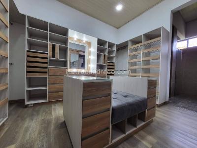 Casa de 3 alcobas en venta en Llanogrande, Rionegro, 540 m² · foto 2 de 20