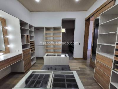 Casa de 3 alcobas en venta en Llanogrande, Rionegro, 540 m² · foto 3 de 20