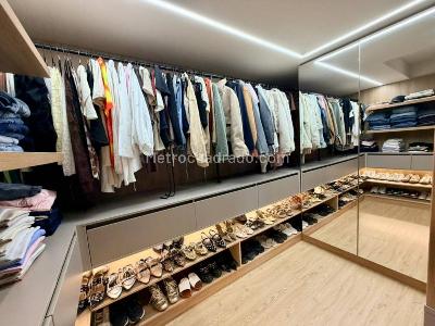 Apartamento de 3 alcobas en venta en El Tesoro, Medellín, 183 m² · foto 11 de 16