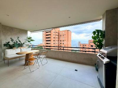 Apartamento de 3 alcobas en venta en El Tesoro, Medellín, 183 m² · foto 15 de 16