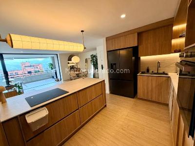 Apartamento de 3 alcobas en venta en El Tesoro, Medellín, 183 m² · foto 3 de 16