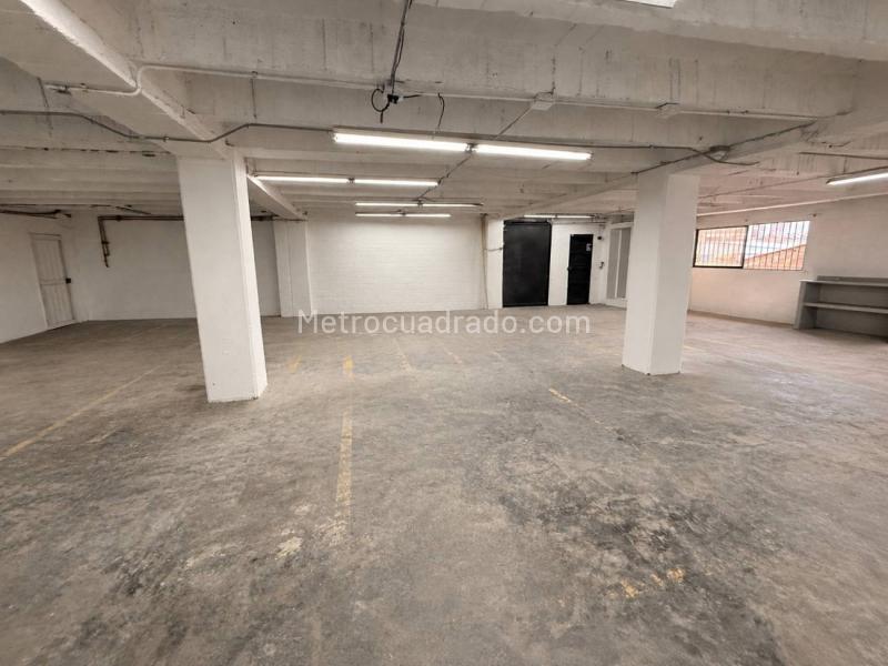 Bodega en Arriendo, Aguacatala, Medellín - Más
