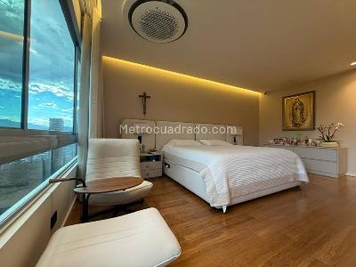 Apartamento en venta en El Poblado, Medellín · foto 7 de 19
