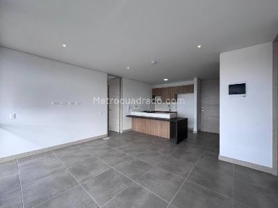 Apartamento de 2 alcobas en arriendo en El Poblado, Medellín, 87 m² · foto 3 de 20