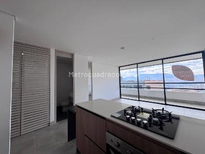 Apartamento de 2 alcobas en arriendo en El Poblado, Medellín, 87 m² · foto 5 de 20
