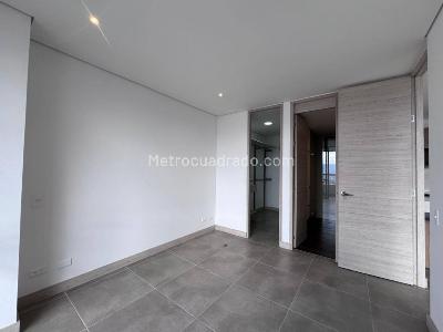 Apartamento de 2 alcobas en arriendo en El Poblado, Medellín, 87 m² · foto 10 de 20