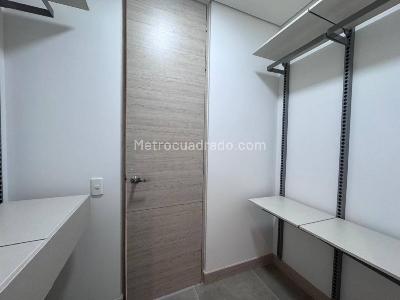 Apartamento de 2 alcobas en arriendo en El Poblado, Medellín, 87 m² · foto 12 de 20