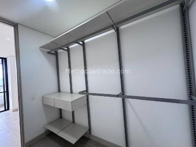 Apartamento de 2 alcobas en arriendo en El Poblado, Medellín, 87 m² · foto 14 de 20