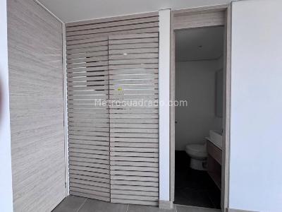 Apartamento de 2 alcobas en arriendo en El Poblado, Medellín, 87 m² · foto 15 de 20
