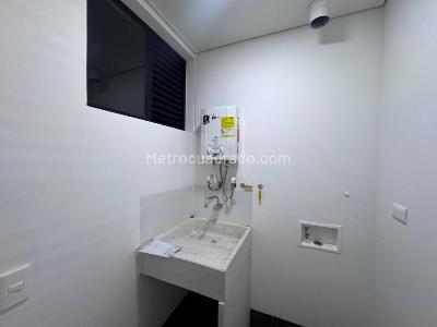 Apartamento de 2 alcobas en arriendo en El Poblado, Medellín, 87 m² · foto 17 de 20