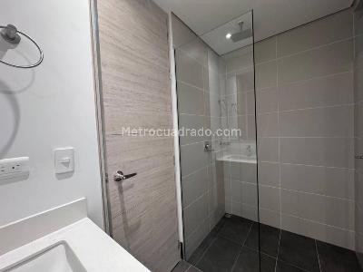 Apartamento de 2 alcobas en arriendo en El Poblado, Medellín, 87 m² · foto 19 de 20