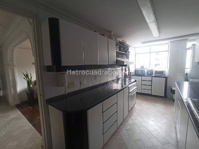 Apartamento de 3 alcobas en venta en Las Lomas 1, Medellín, 134 m² · foto 10 de 20