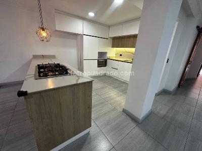 Apartamento de 3 alcobas en arriendo en Laureles, Medellín, 174 m² · foto 2 de 20