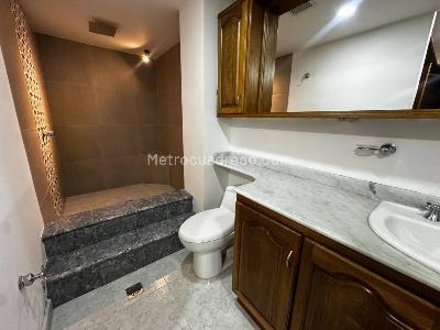 Apartamento de 3 alcobas en arriendo en Laureles, Medellín, 174 m² · foto 18 de 20