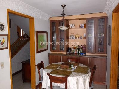 Casa de 5 alcobas en arriendo en Las Lomas, Medellín, 460 m² · foto 7 de 20