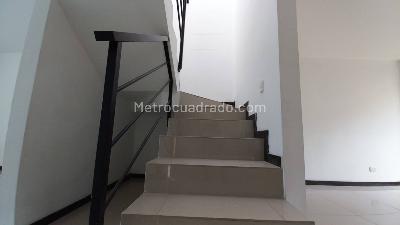 Casa de 3 alcobas en venta en Los Colegios, Rionegro, 257 m² · foto 10 de 20