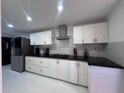 Apartamento en arriendo en San Lucas, Medellín · foto 8 de 20