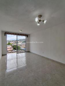 Apartamento de 3 alcobas en venta en El Refugio, Cali, 72 m² · foto 2 de 19