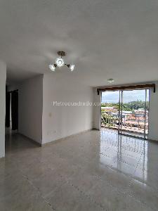 Apartamento de 3 alcobas en venta en El Refugio, Cali, 72 m² · foto 1 de 19