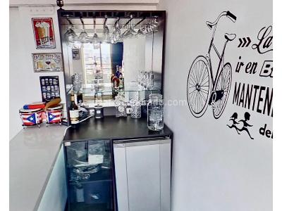 Apartamento en venta en Loma De Los Bernal, Medellín · foto 2 de 15