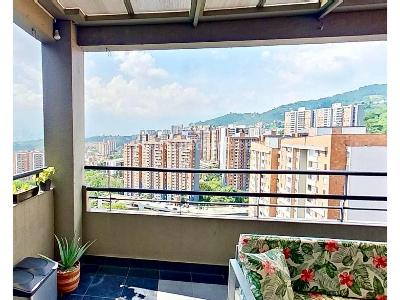 Apartamento en venta en Loma De Los Bernal, Medellín · foto 3 de 15