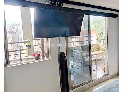 Apartamento en venta en Loma De Los Bernal, Medellín · foto 4 de 15