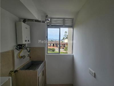 Apartamento de 3 alcobas en venta en Abreo, Rionegro, 54 m² · foto 2 de 20